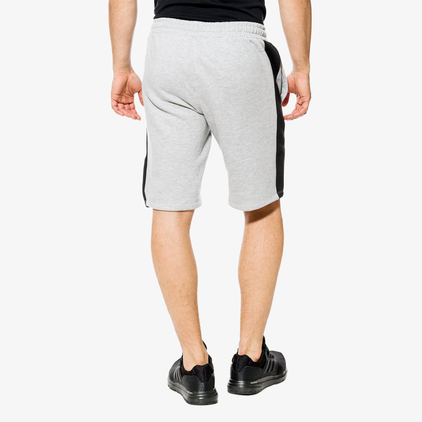 Spodenki męskie UMBRO SZORTY CONTRAST PANEL FLEECE 64885ub43 kolor szary