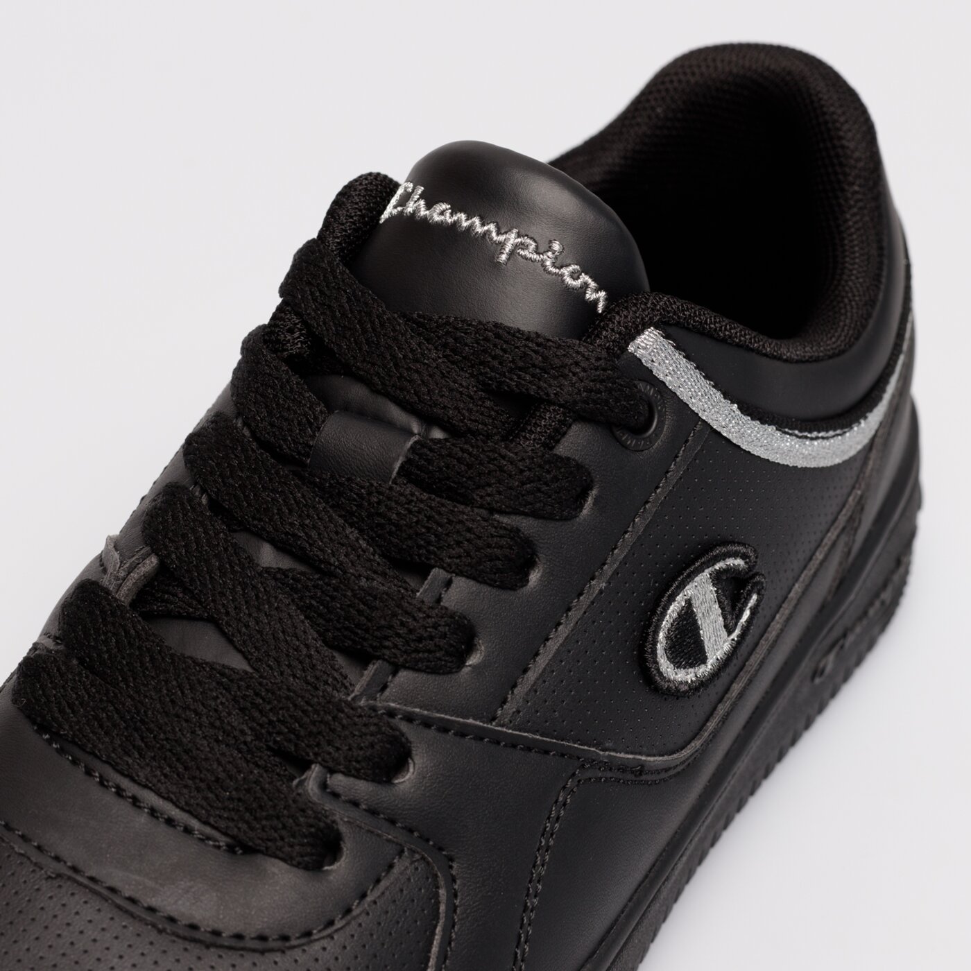 Buty sportowe damskie CHAMPION REBOUND LOW s11469kk002 kolor czarny