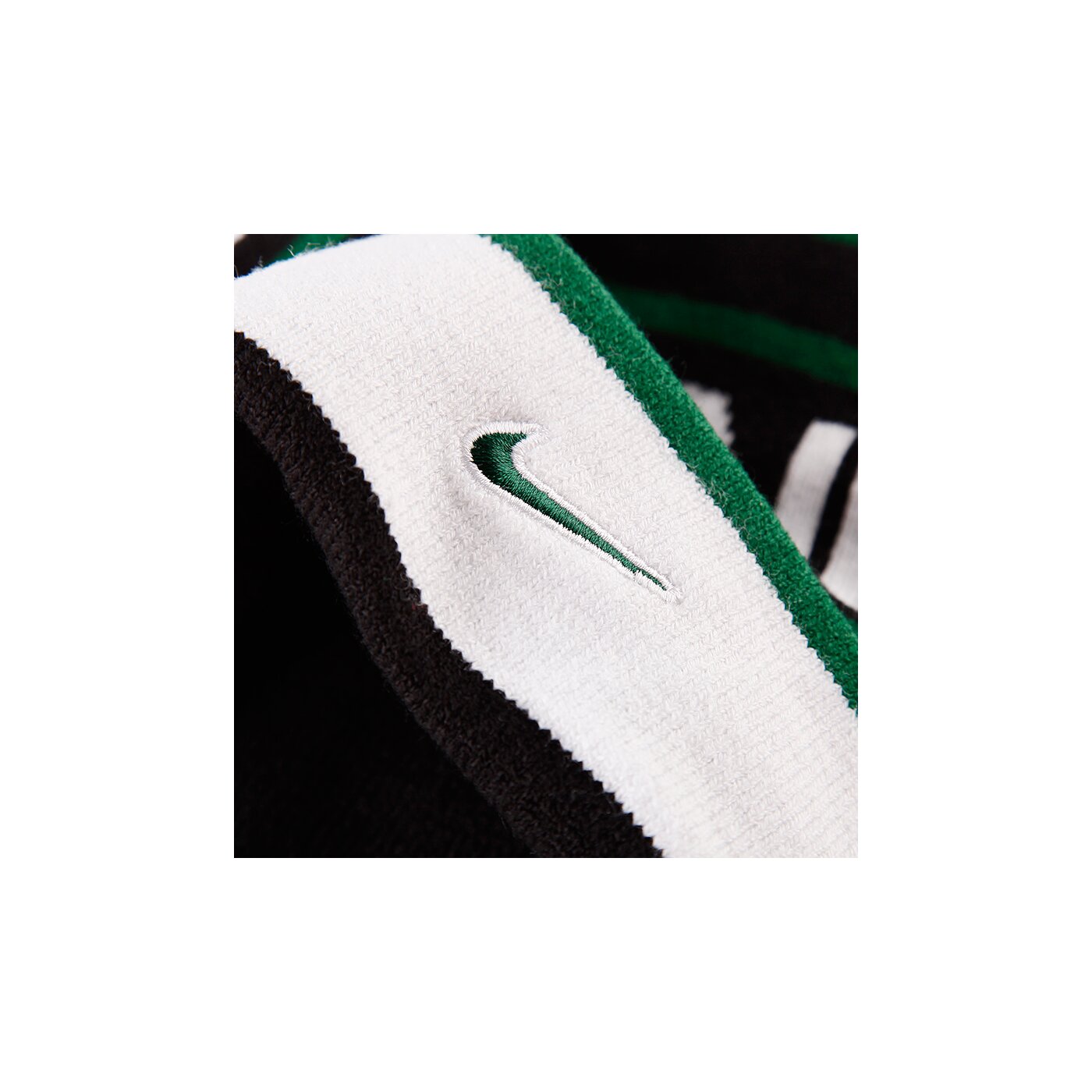 Czapka zimowa damska NIKE CZAPKA Z NIKE POM BEANIE 546113341 kolor zielony