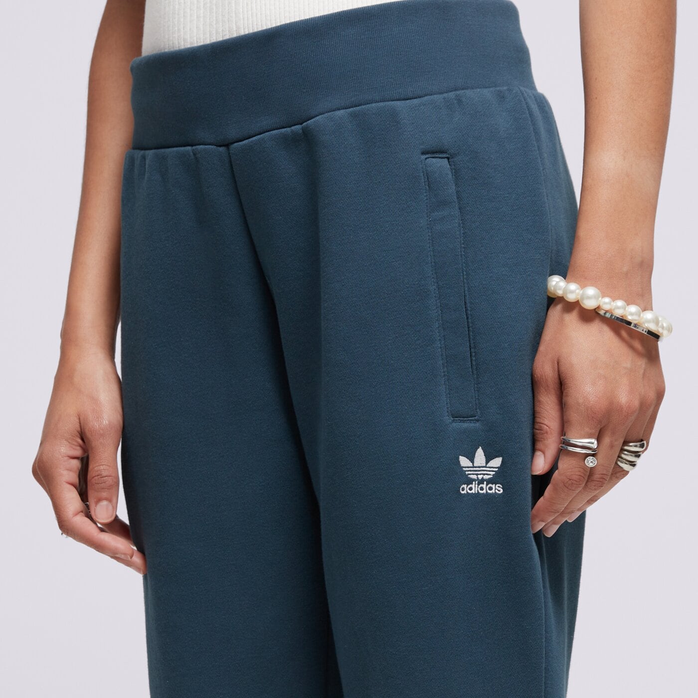 Spodnie dresowe damskie ADIDAS SPODNIE TRACK PANT ij9818 kolor granatowy