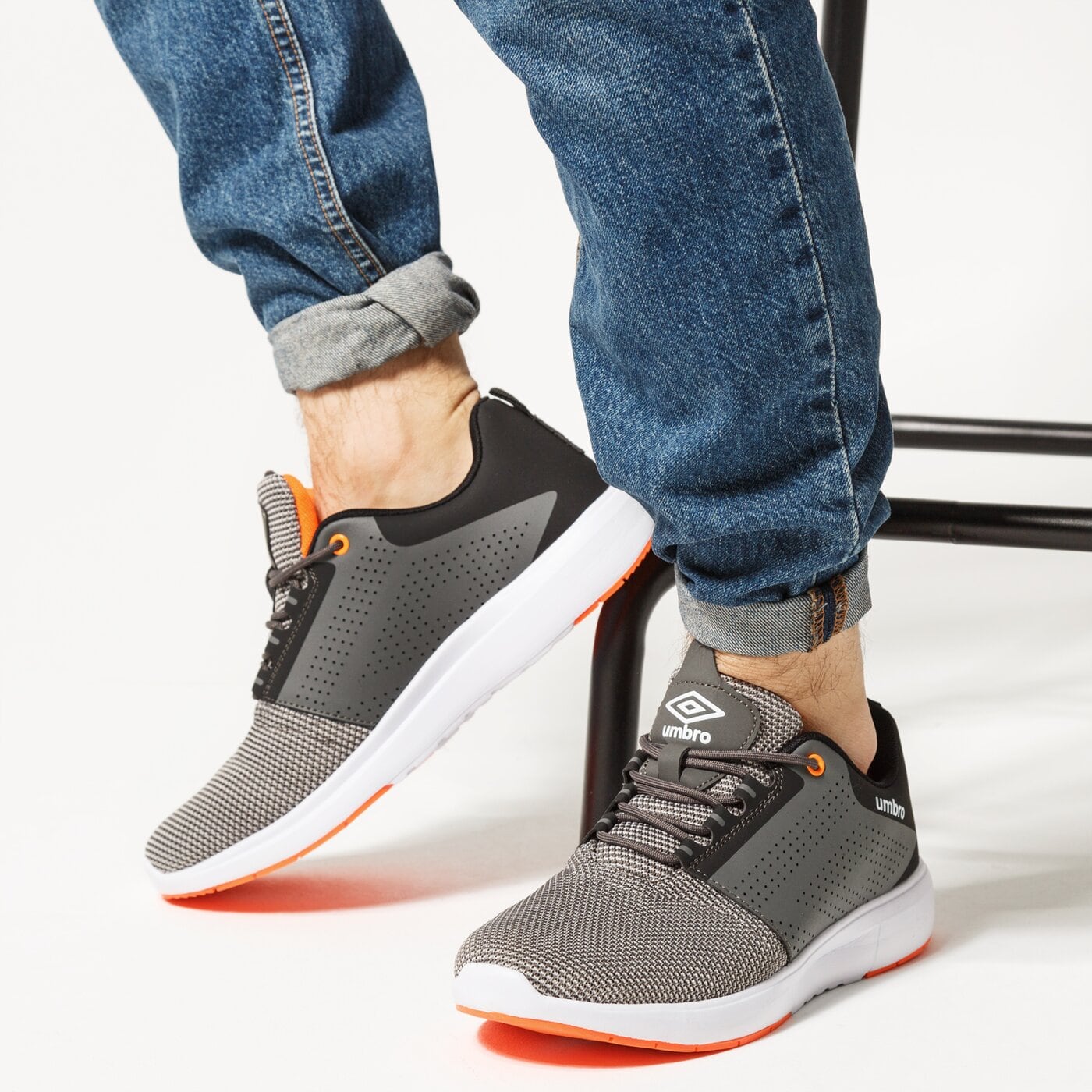 Buty sportowe męskie UMBRO MATASA III umml120003 kolor szary