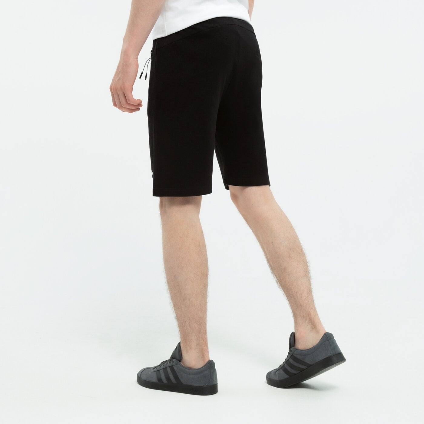 Spodenki męskie UMBRO SZORTY HOLTON ul122szm93001 kolor czarny