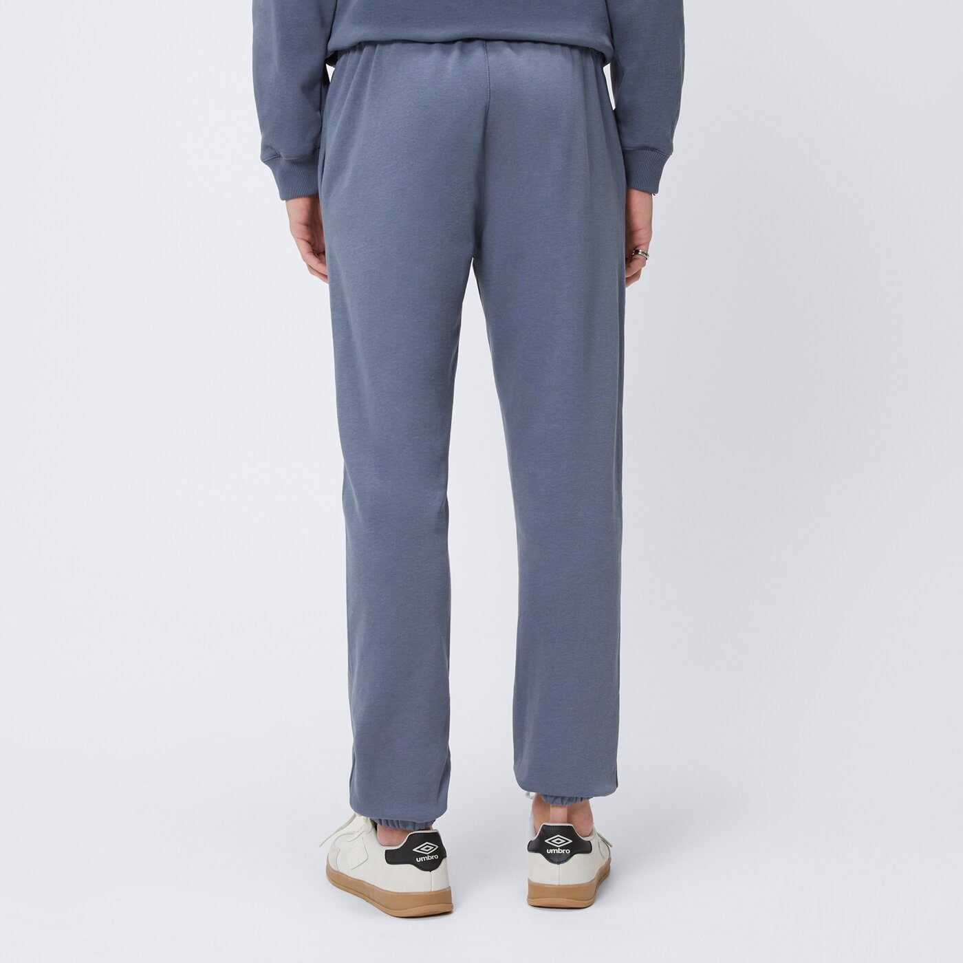 Spodnie dresowe męskie UMBRO SPODNIE RLXD JOGGER 66611u-g2b kolor niebieski