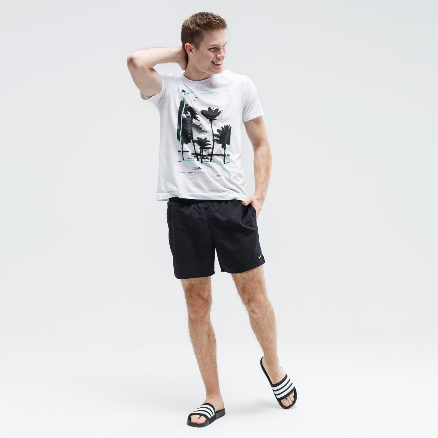 Kąpielówki męskie NIKE SWIM SZORTY ESSENTIAL 5" nessa560001 kolor czarny