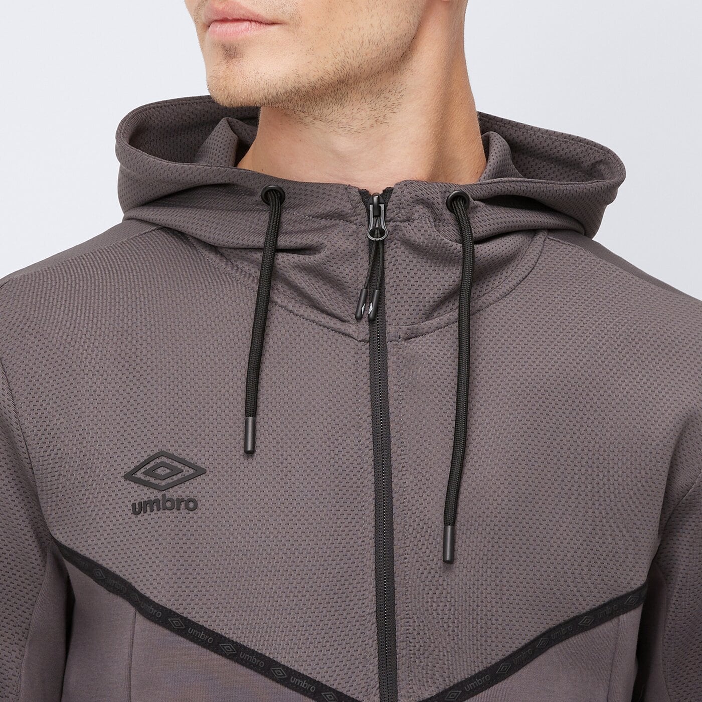 Bluza męska UMBRO BLUZA ROZPINANA Z KAPTUREM TECH FULL ZIP ul125blm01001 kolor szary
