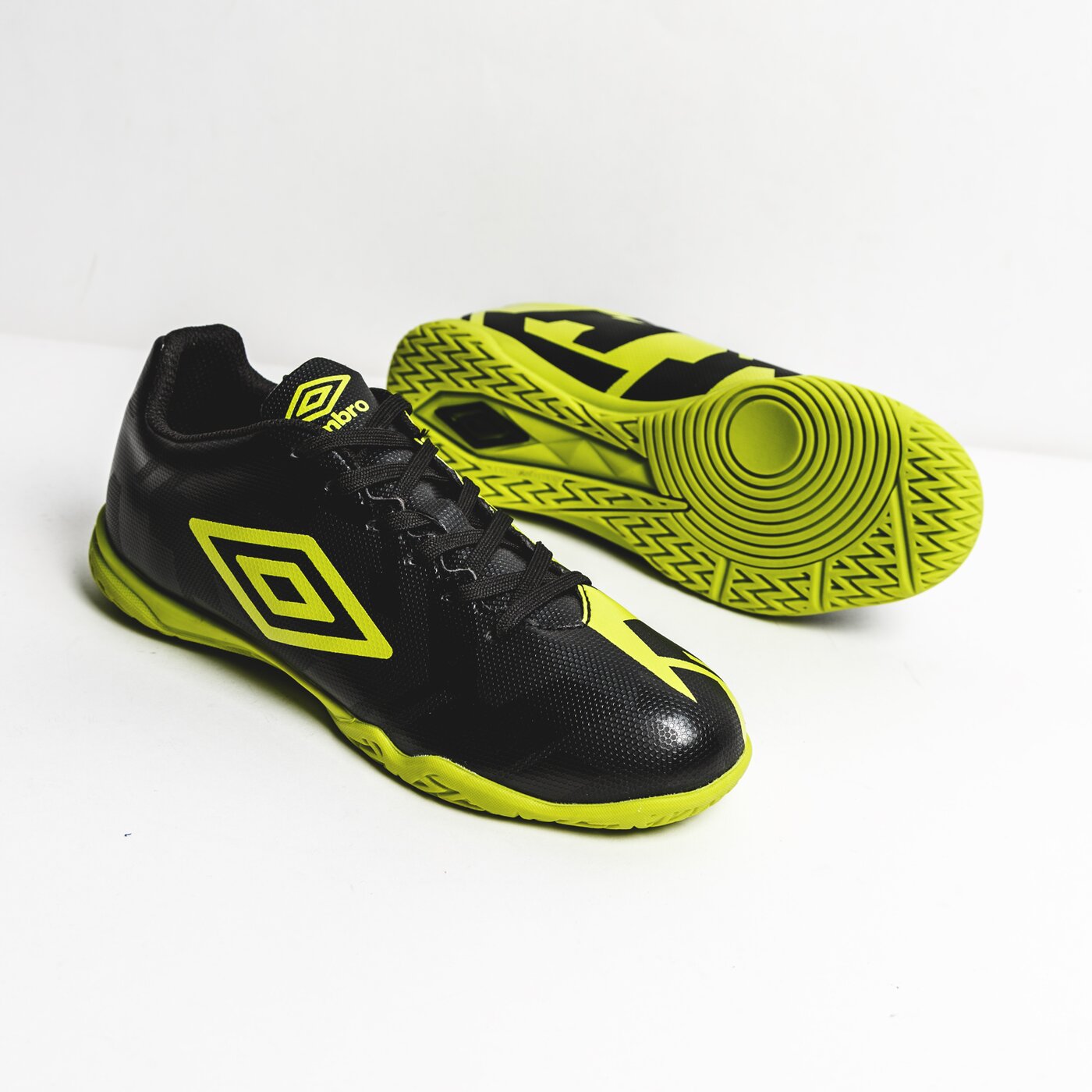 Buty piłkarskie dla dzieci UMBRO VELOCE III IC - JNR 81423ugjv kolor czarny