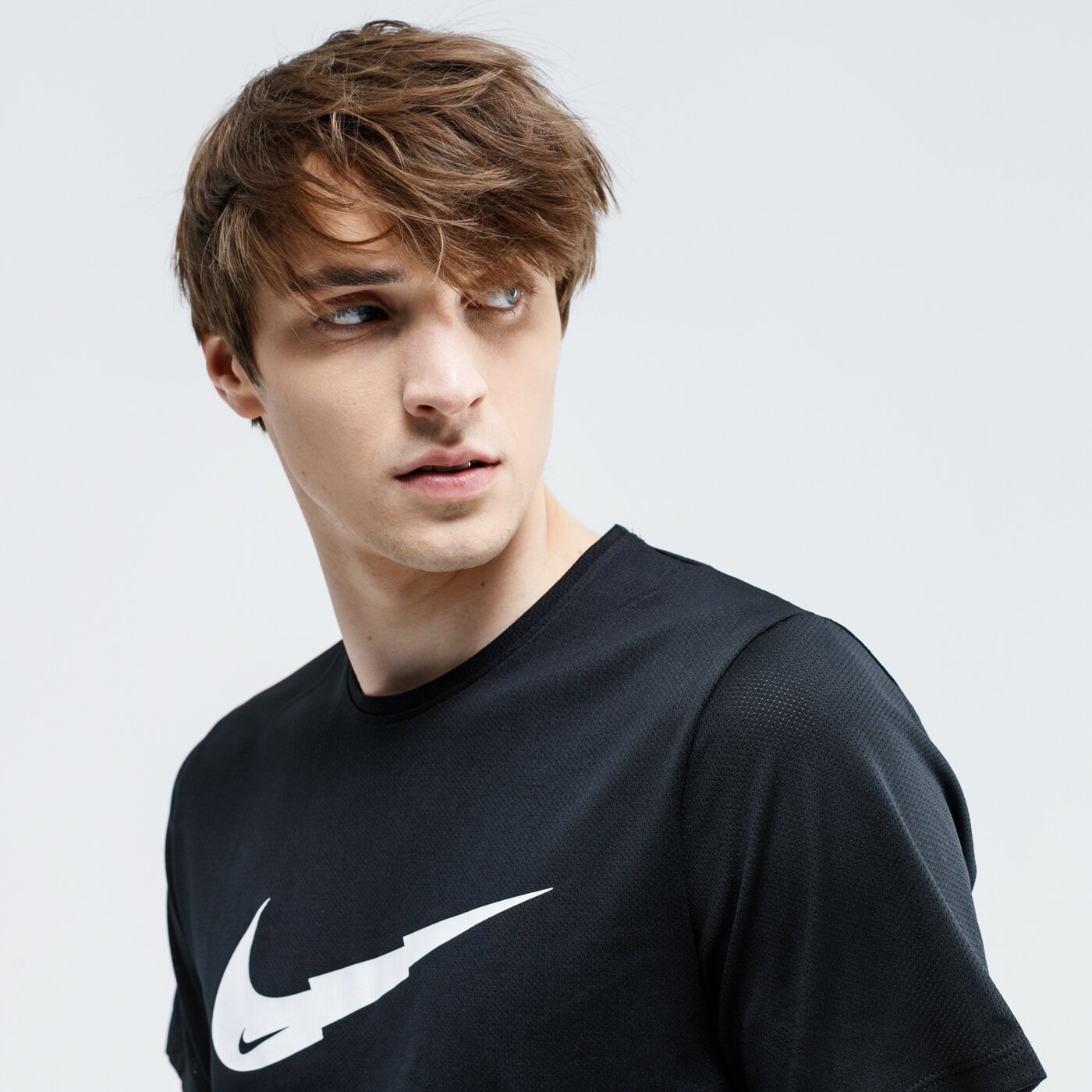 Koszulka męska NIKE T-SHIRT M NK BREATHE RUN SS WR PO GX cj5386-010 kolor czarny