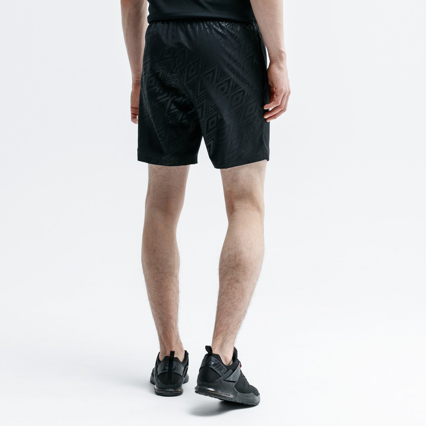 Spodenki męskie UMBRO SZORTY TRAINING WOVEN SHORT 65490u-060 kolor czarny