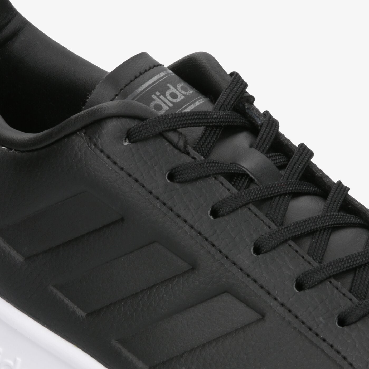 Buty sportowe męskie ADIDAS NETPOINT ee9816 kolor czarny