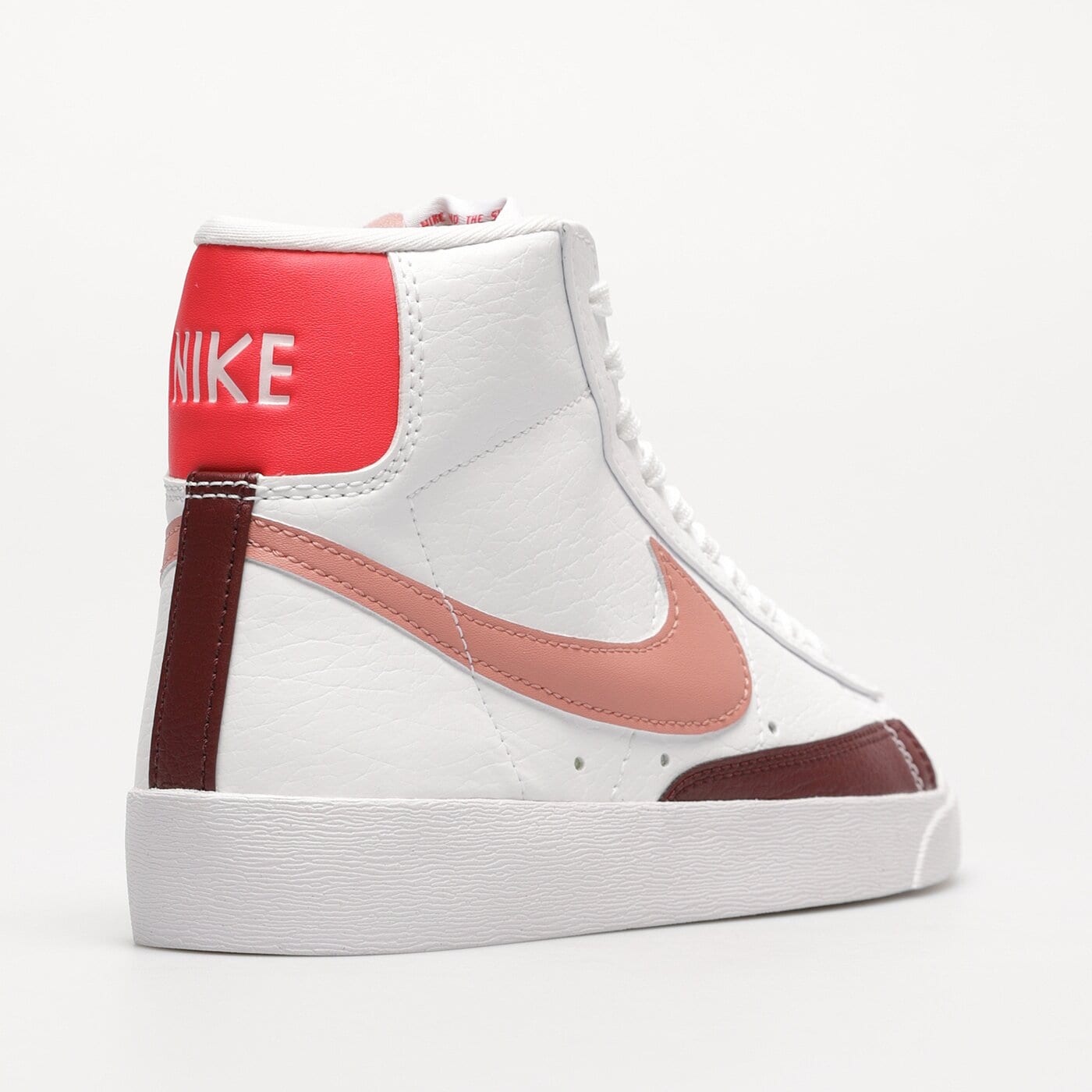 Buty sportowe damskie NIKE W BLAZER MID '77 NEXT NATURE dq4124-105 kolor biały