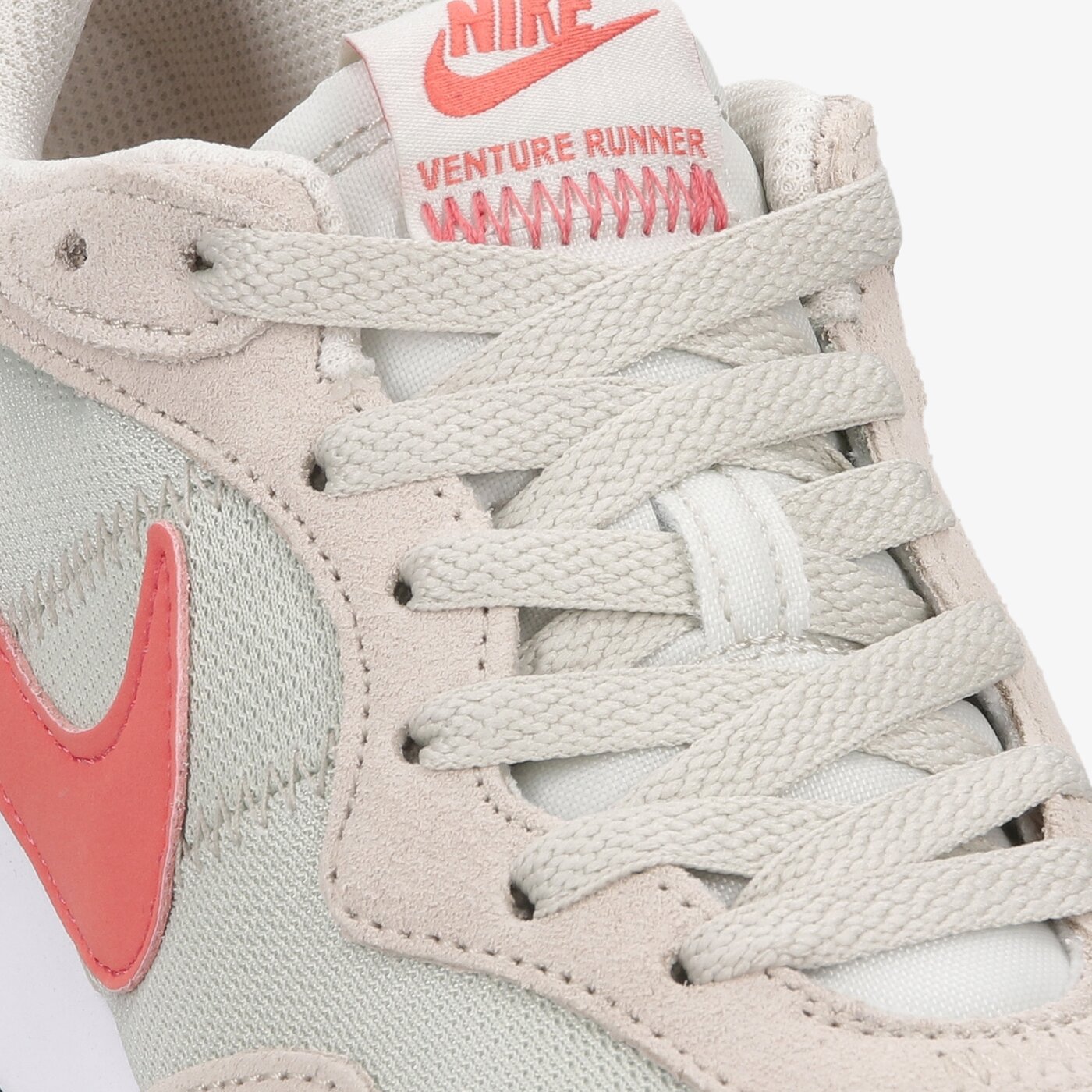 Buty sportowe damskie NIKE VENTURE RUNNER ck2948-005 kolor beżowy