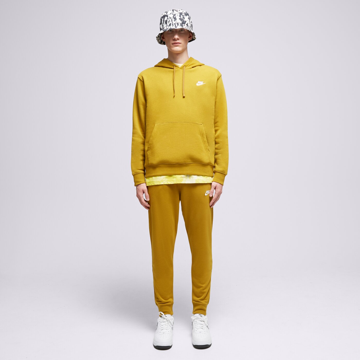 Spodnie dresowe męskie NIKE SPODNIE NIKE SPORTSWEAR CLUB bv2679-716 kolor musztardowy