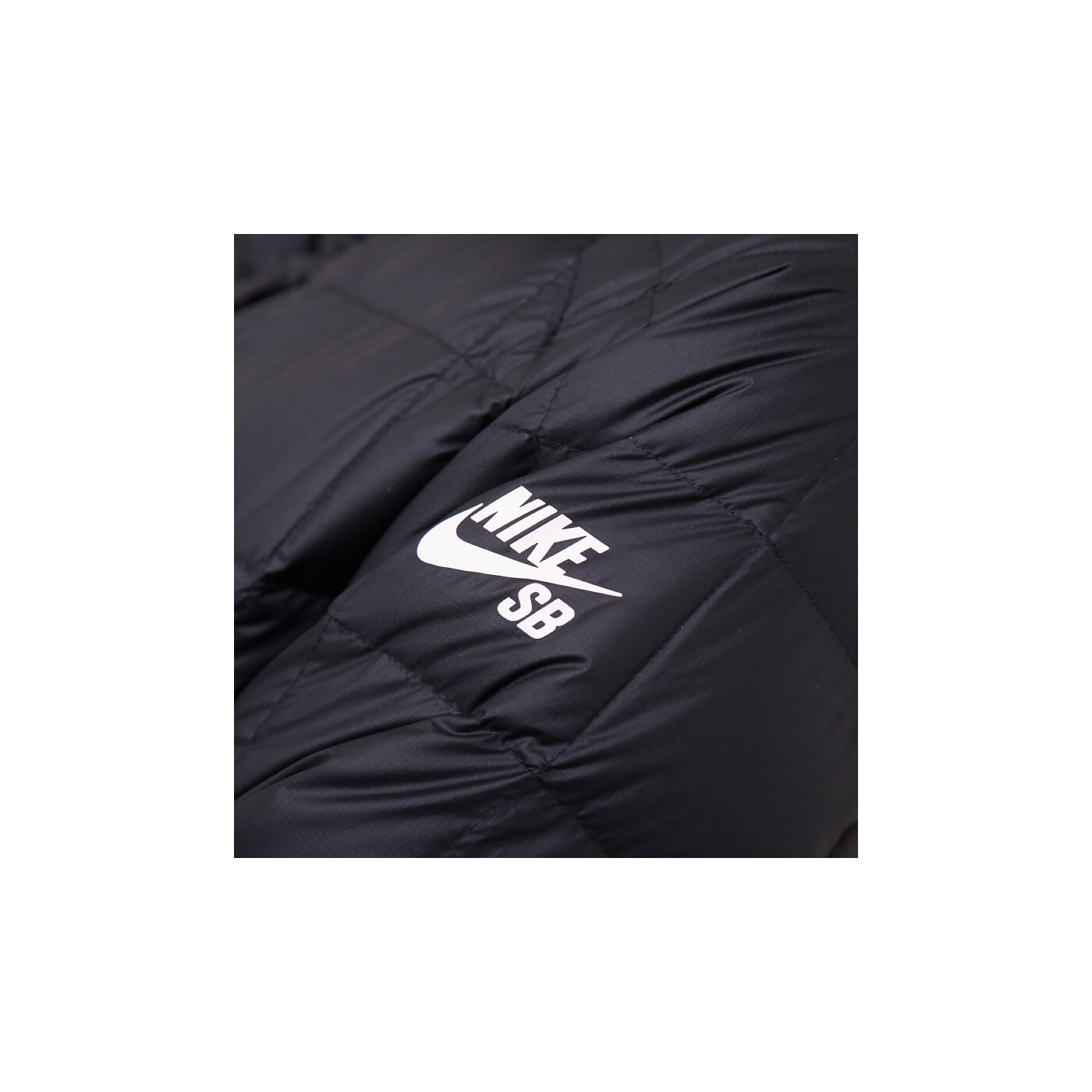 Kurtka zimowa damska NIKE KURTKA 700 DOWN JACKET 615760010 kolor czarny