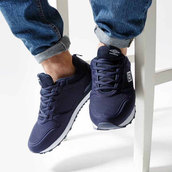 Buty sportowe męskie UMBRO IRE ummd119023 kolor granatowy