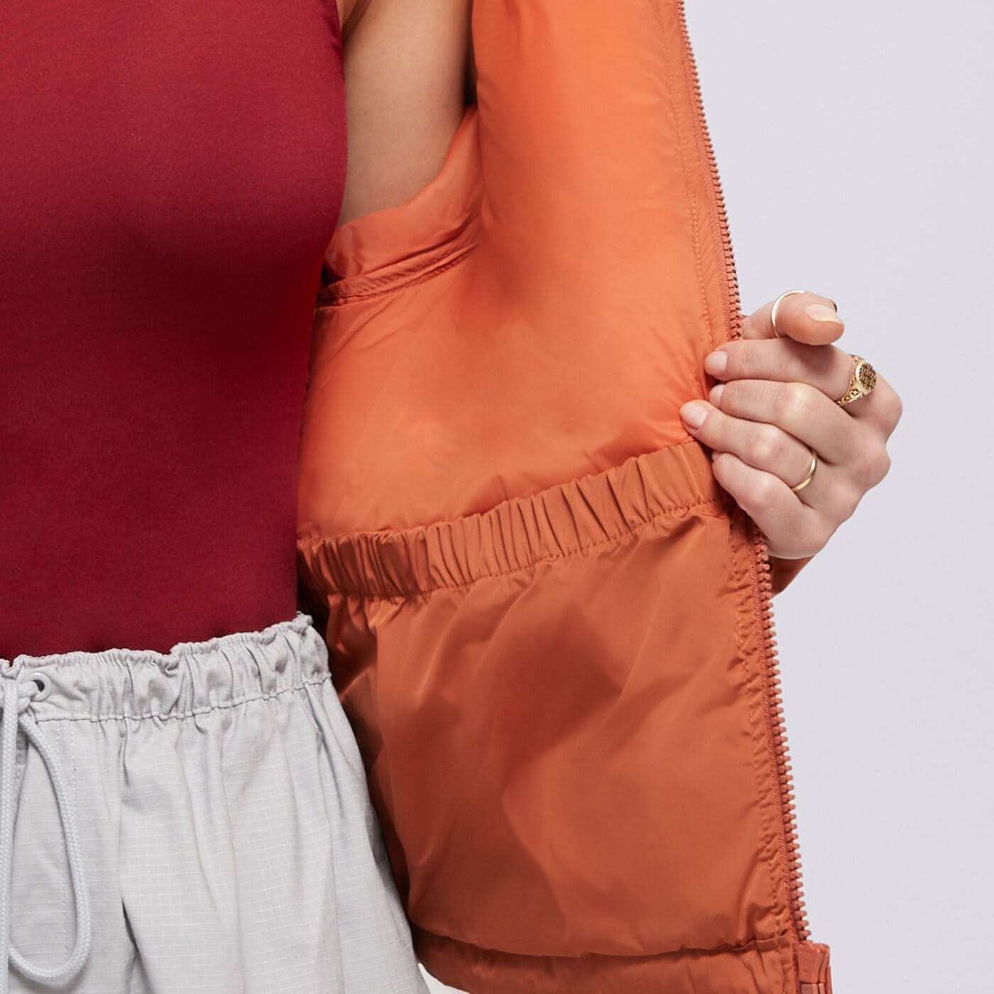 Kurtka zimowa damska VANS KURTKA ZIMOWA MTE AUBREY PRIMALOFT PUFFER vn000hjvc9j1 kolor pomarańczowy