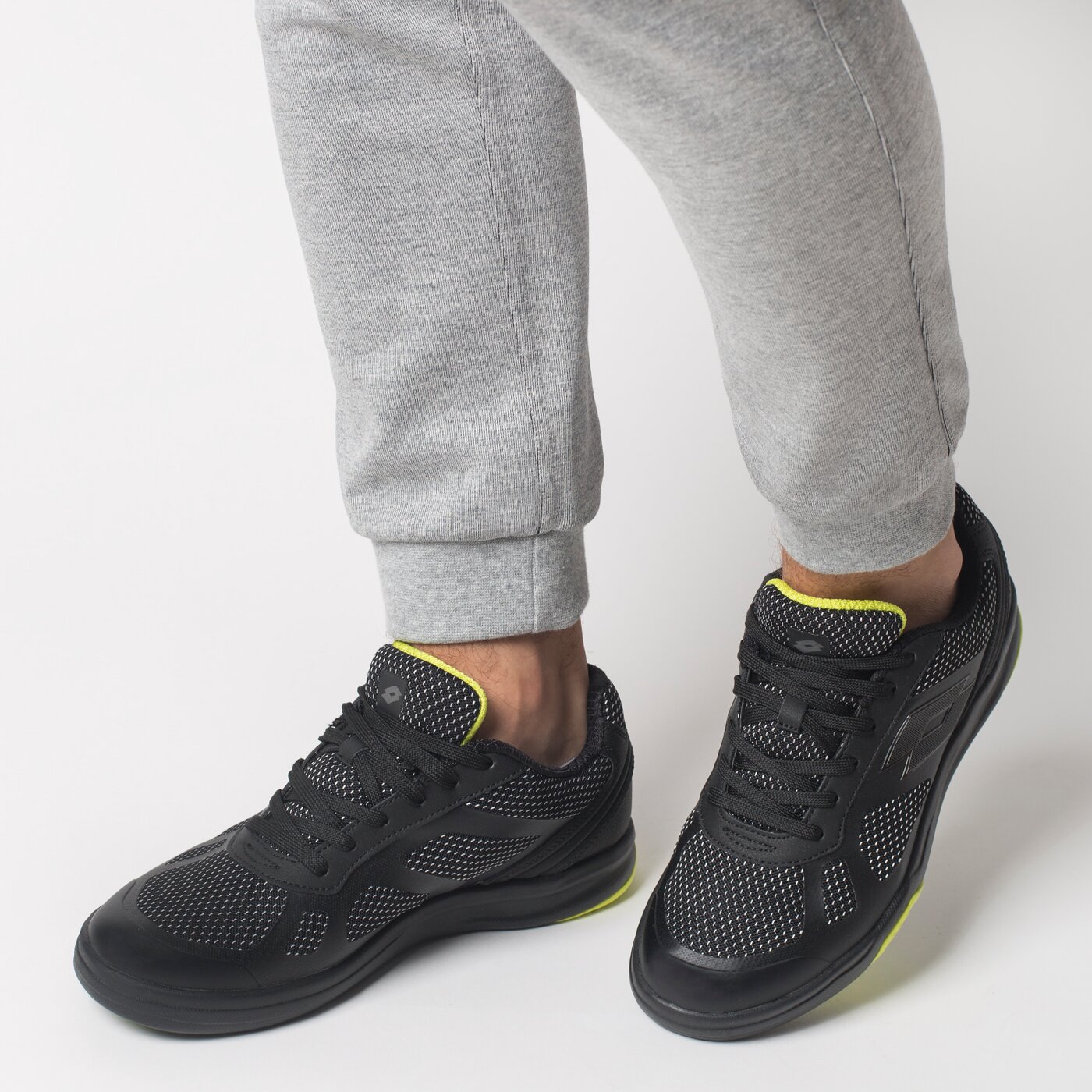 Buty do biegania męskie LOTTO DINAMICA 300 t3853 kolor czarny