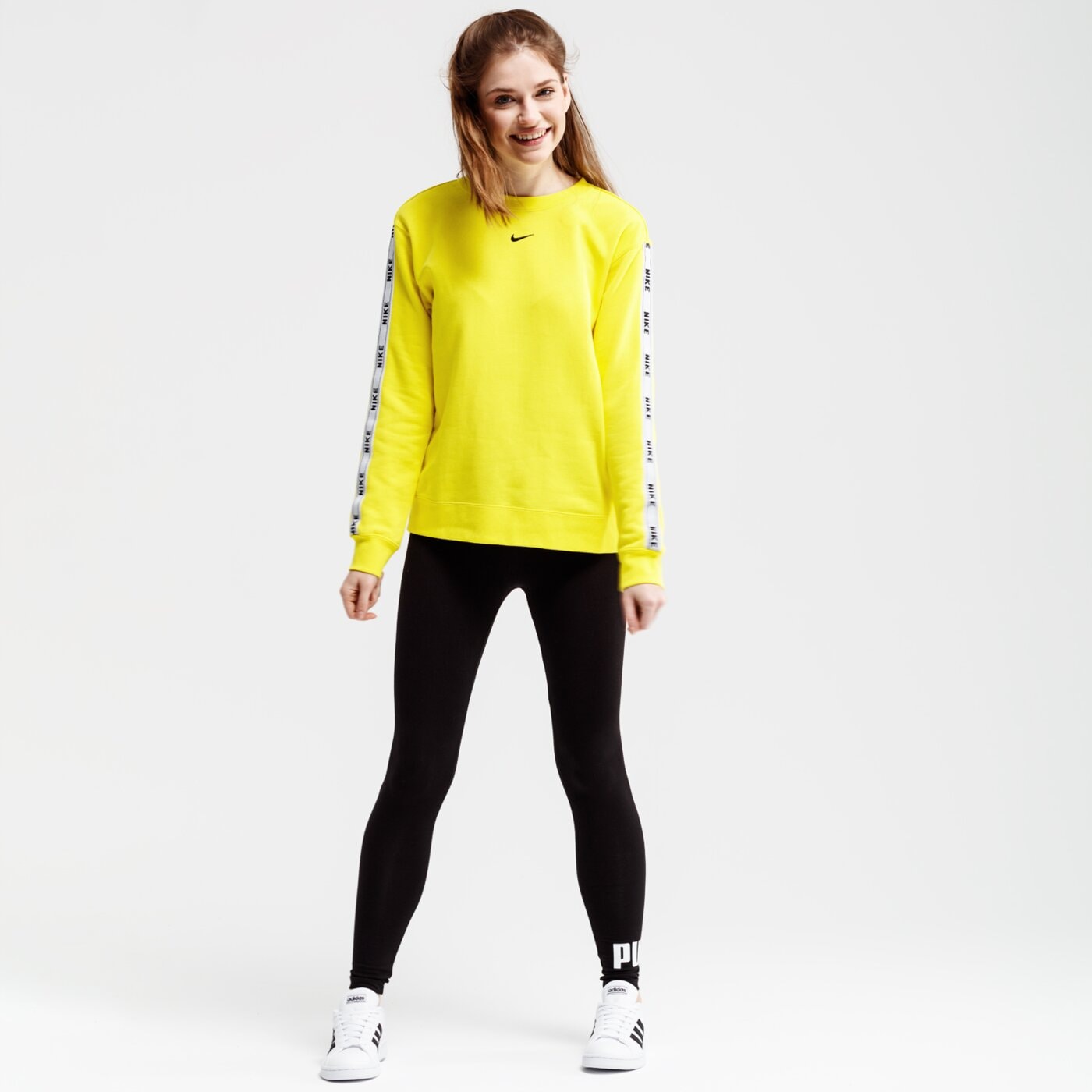 Spodnie dresowe damskie PUMA LEGGINGS ESS LOGO 85181801 kolor czarny