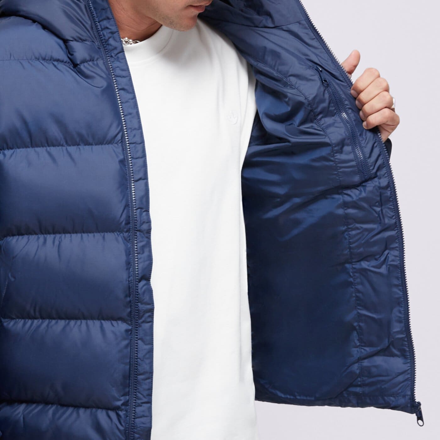 Kurtka zimowa męska ADIDAS KURTKA ZIMOWA COMMERCIAL PUFF iy3397 kolor granatowy