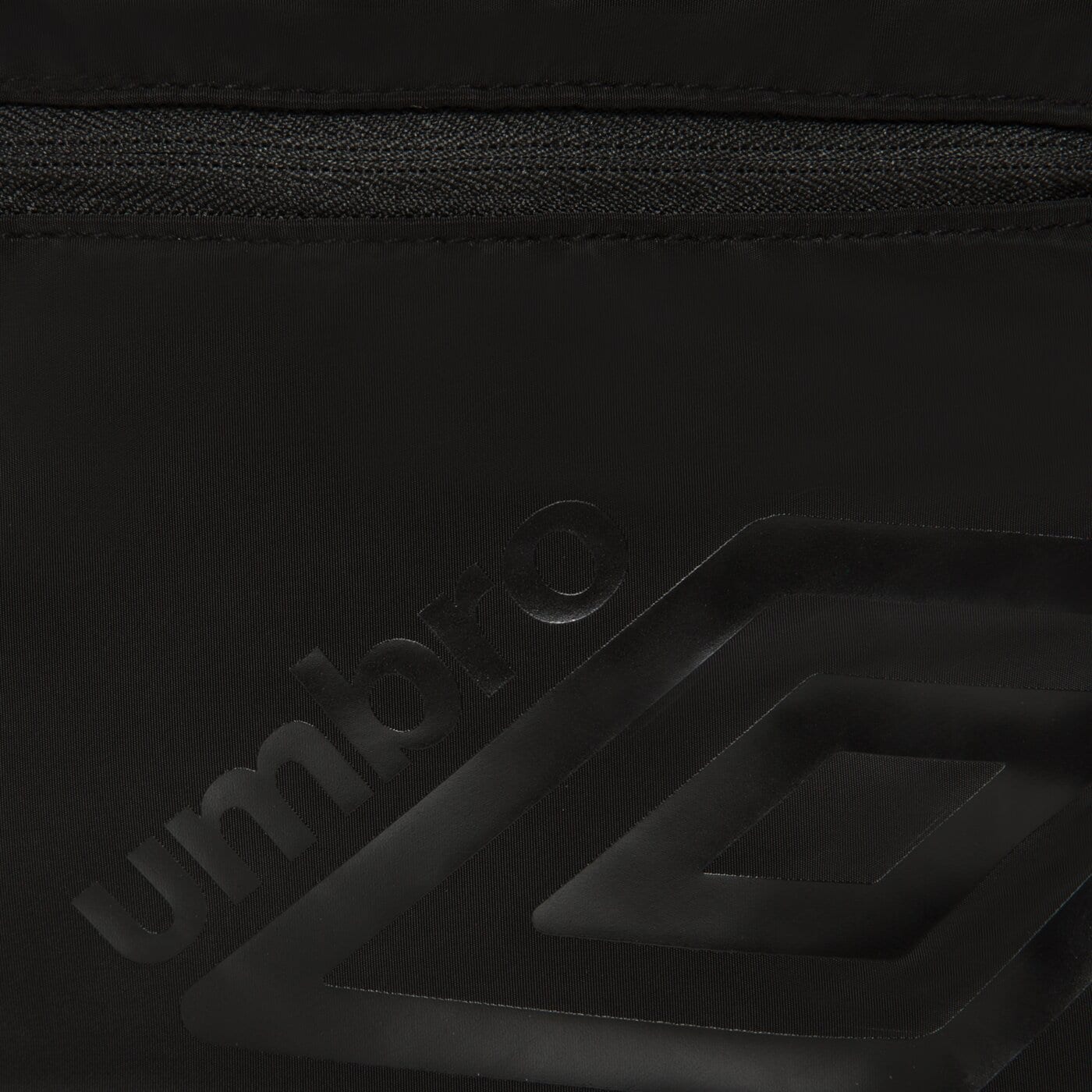 Torba sportowa damska UMBRO TOREBKA EARBY ul123tom06001 kolor czarny