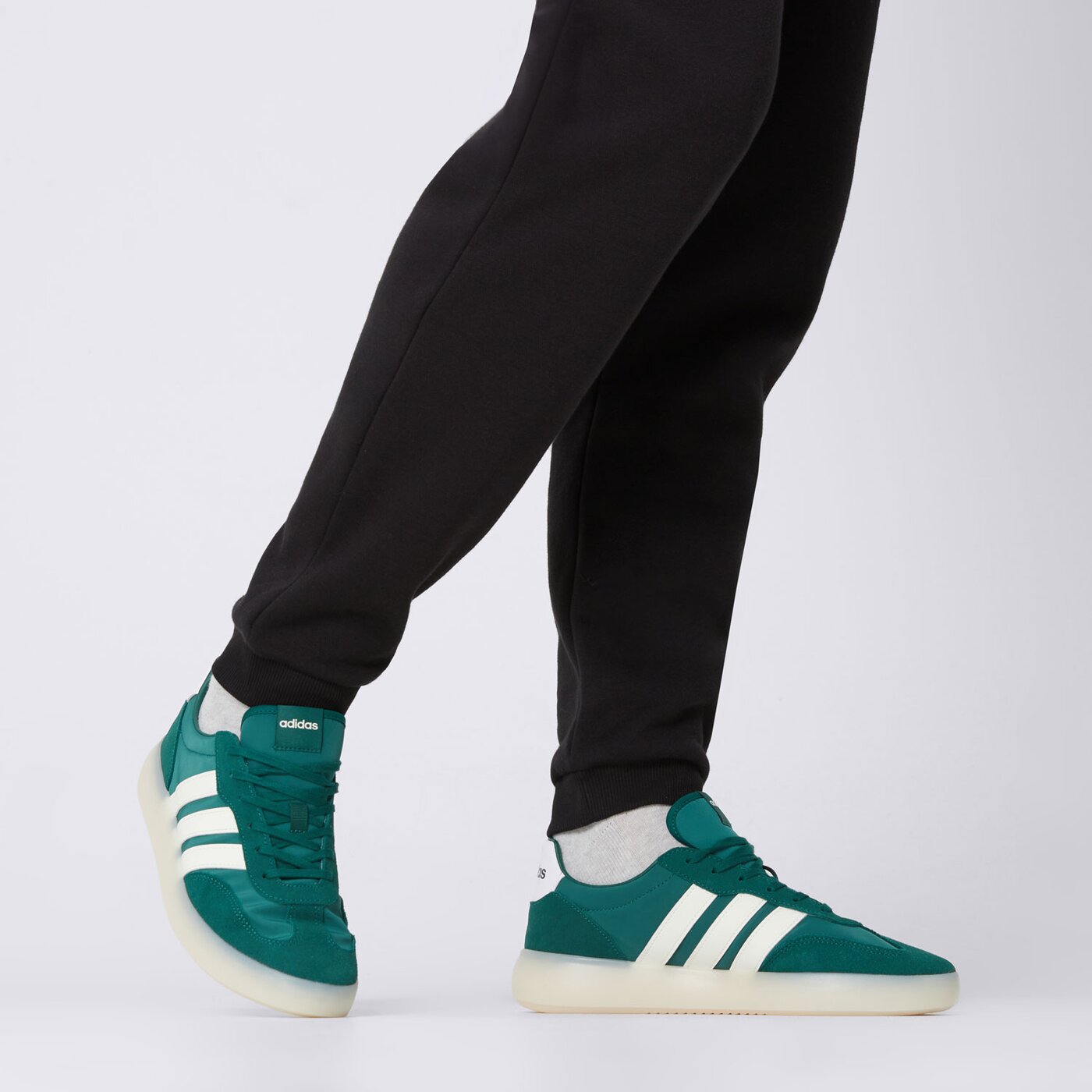 Buty sportowe męskie ADIDAS BARREDA DECODE ji2318 kolor zielony