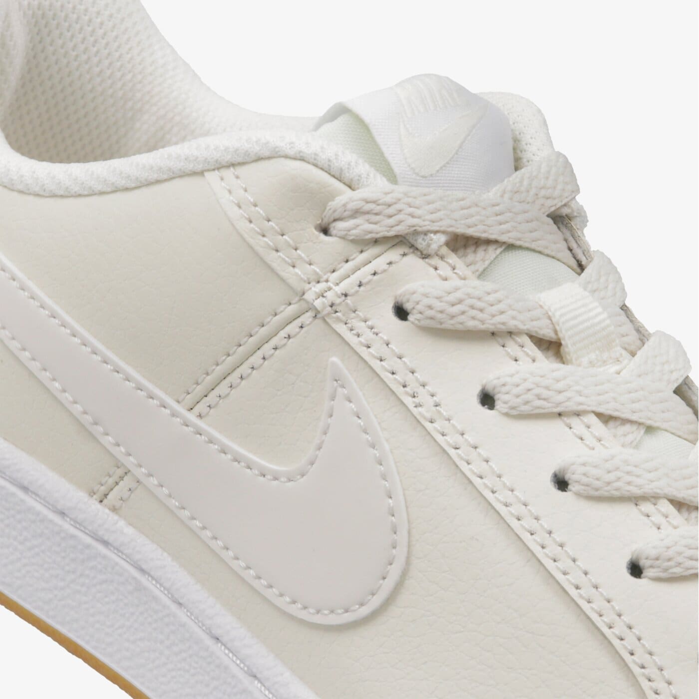 Buty sportowe damskie NIKE WOMEN'S COURT ROYALE 749867-117 kolor beżowy