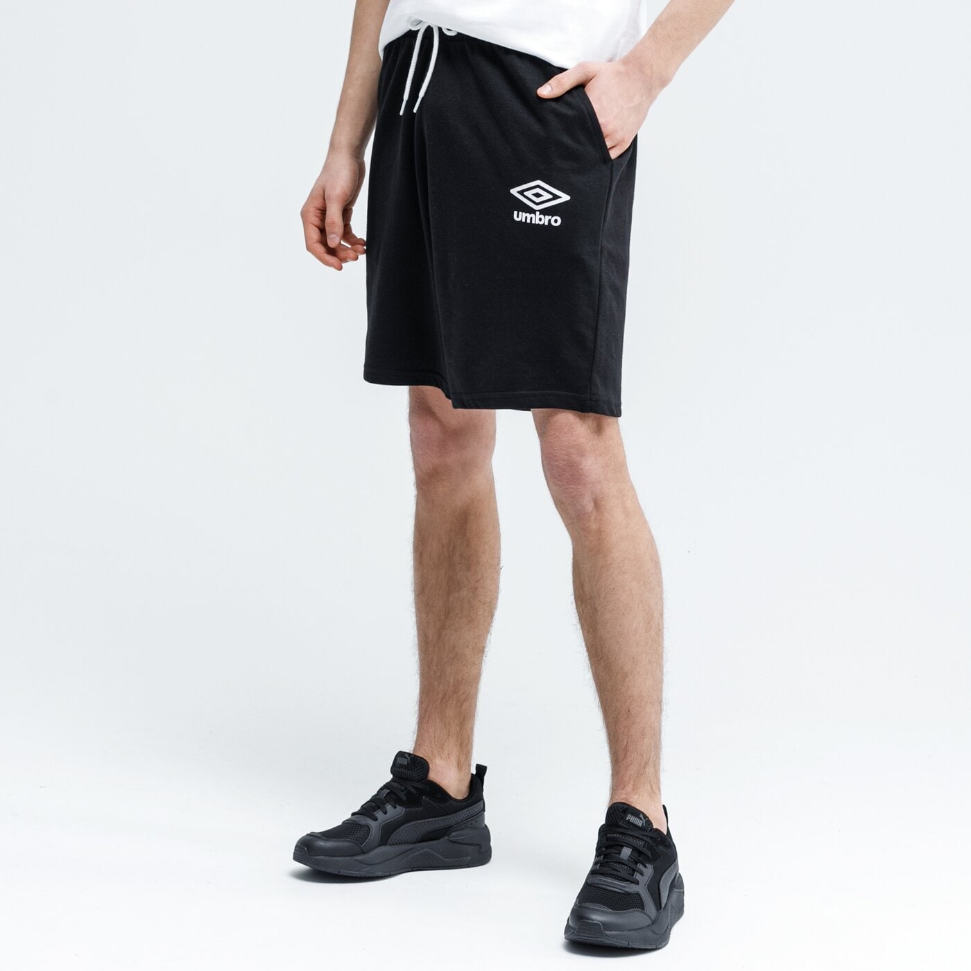 Spodenki męskie UMBRO SZORTY KNEE LENGTH FLEECE 65753u-060 kolor czarny