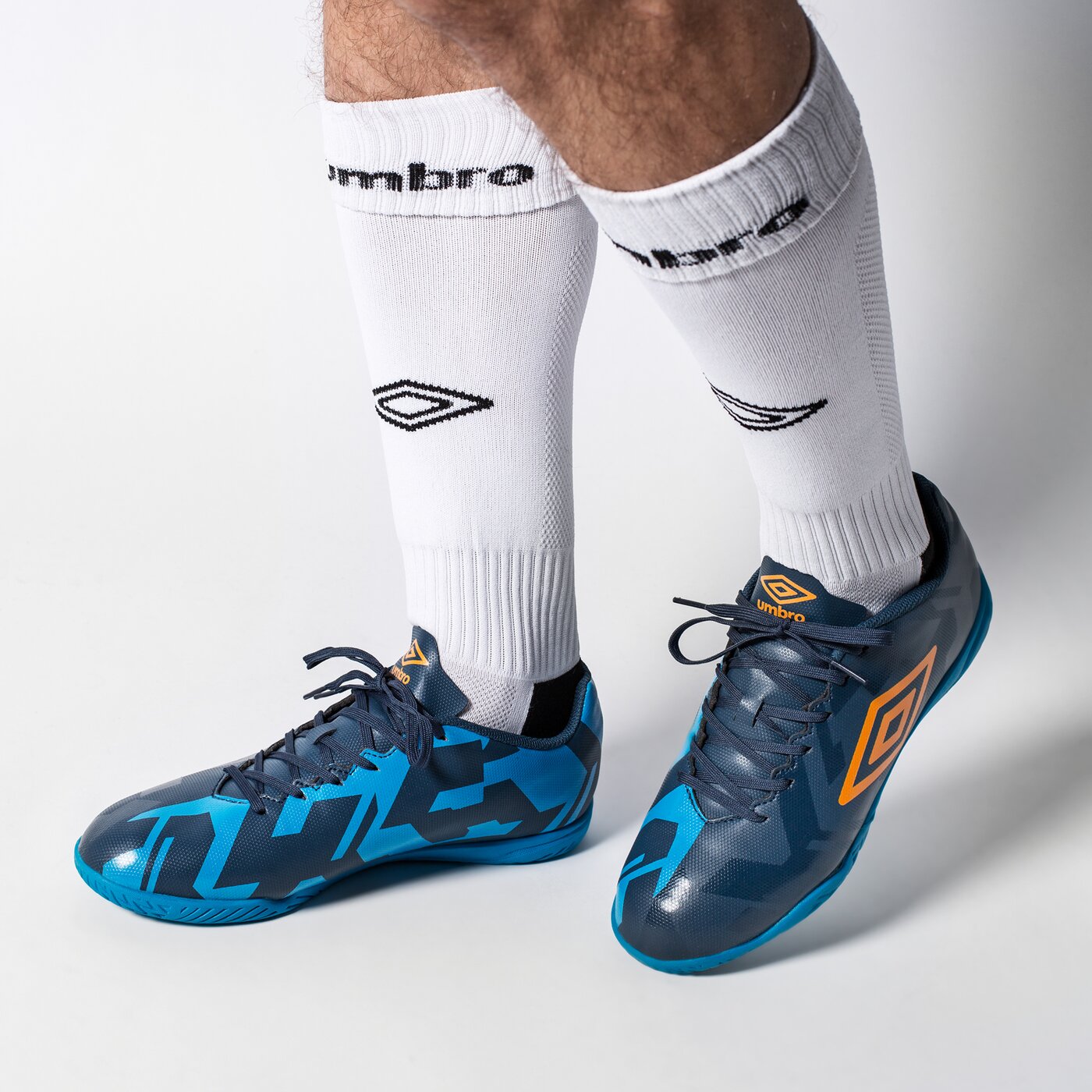 Buty piłkarskie męskie UMBRO VELOCE III IC 81417ufz7 kolor niebieski