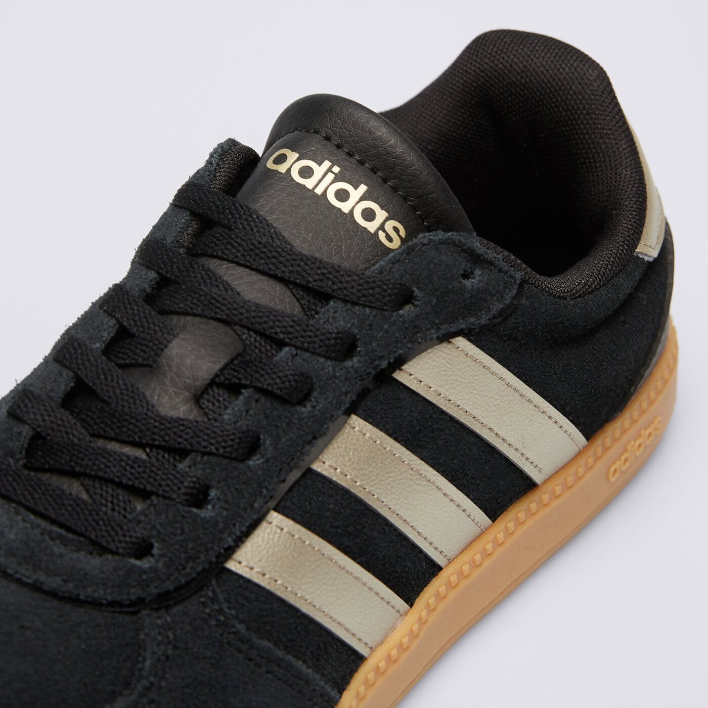 Buty sportowe damskie ADIDAS BREAKNET SLEEK jr0685 kolor czarny