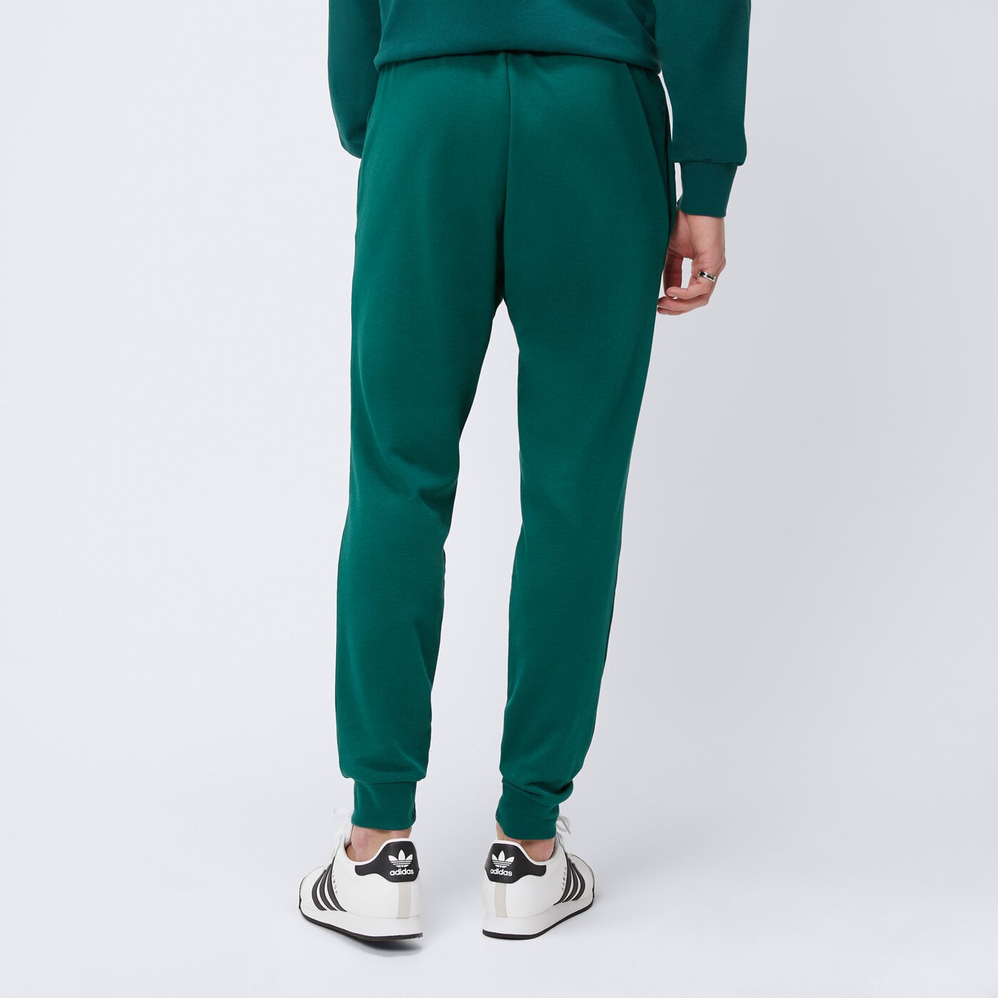 Spodnie dresowe męskie ADIDAS SPODNIE M FEELCOZY PANT je3858 kolor zielony