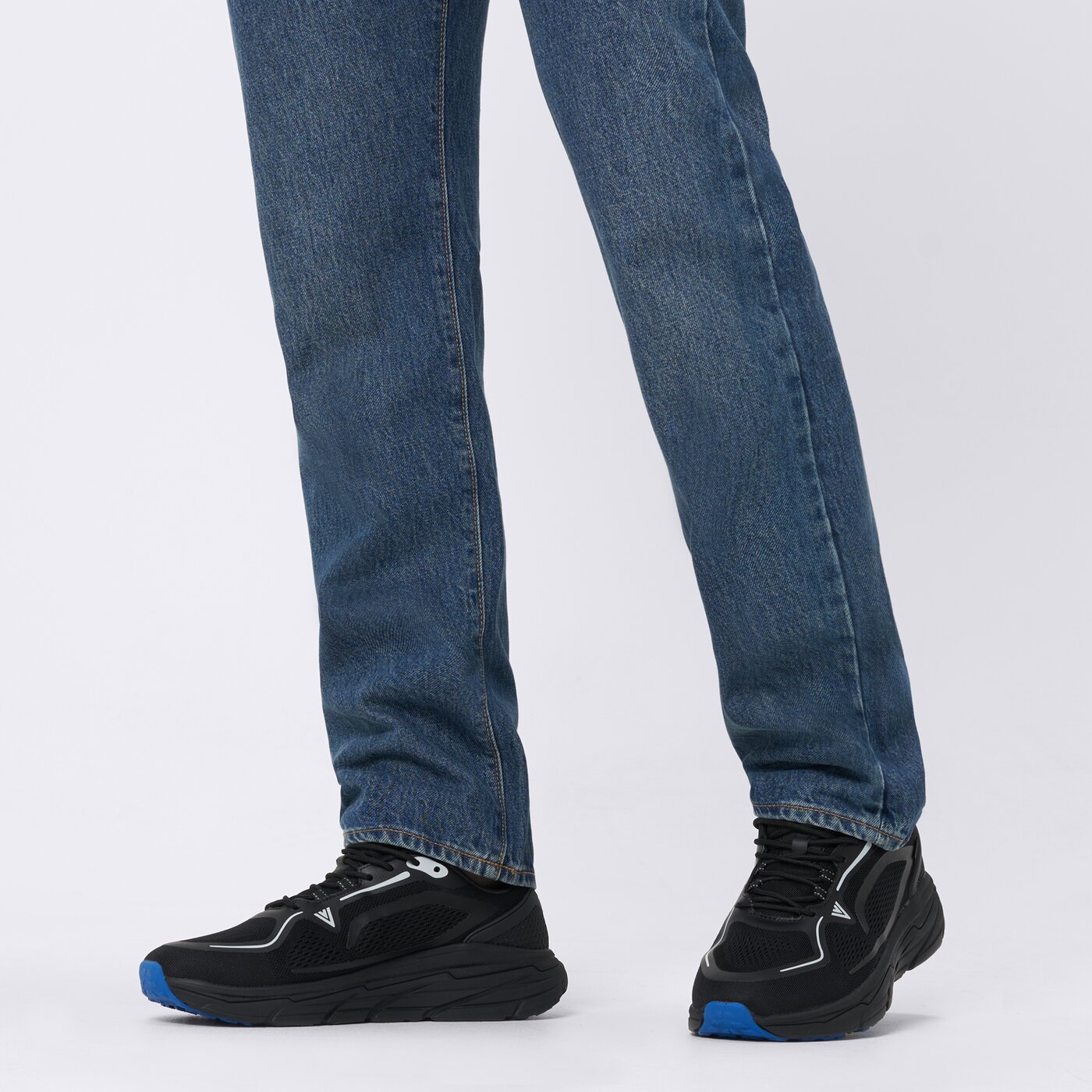 Buty sportowe męskie UMBRO HARRIER ummr125002 kolor czarny