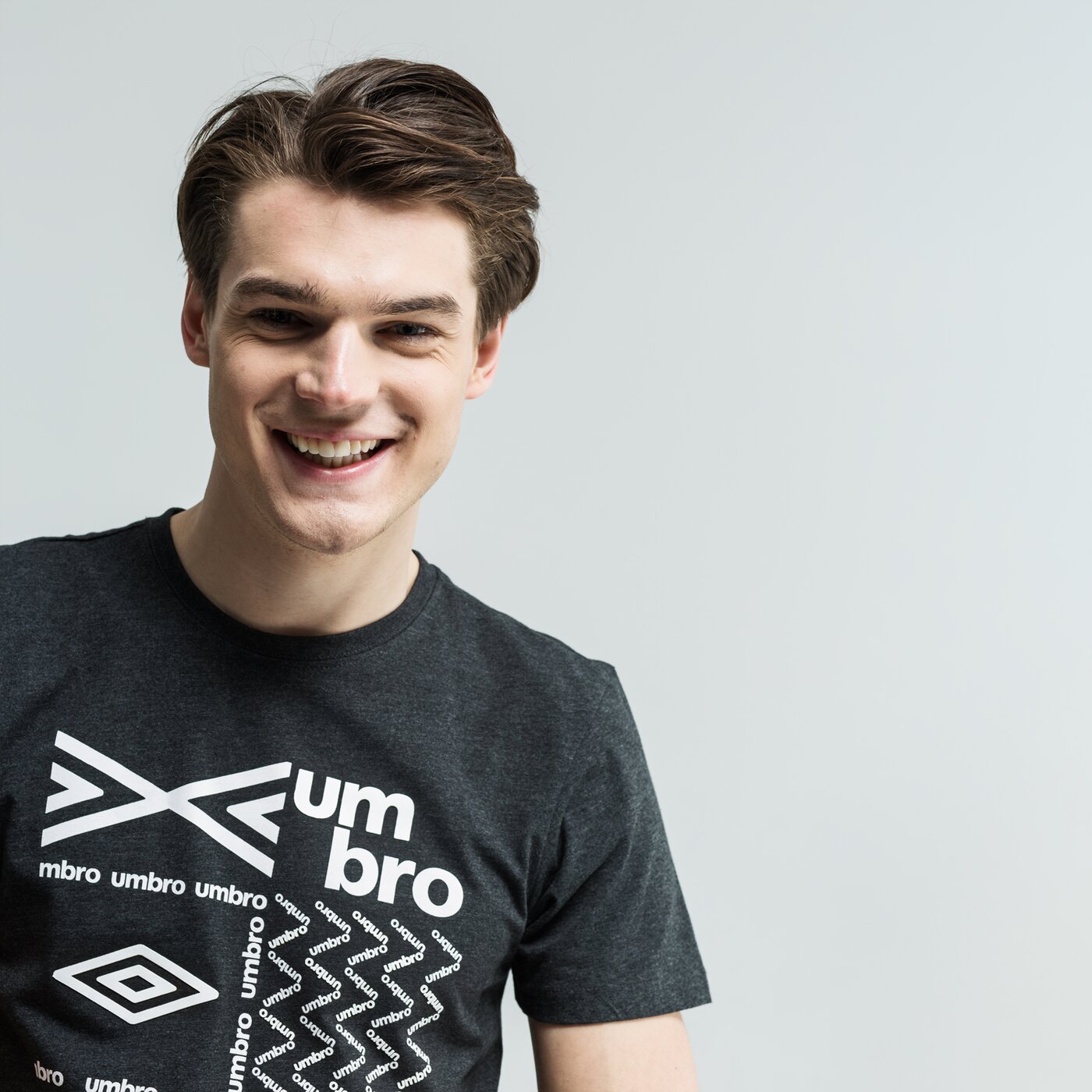 Koszulka męska UMBRO T-SHIRT SS ROMZAN ul19tsm42002 kolor szary