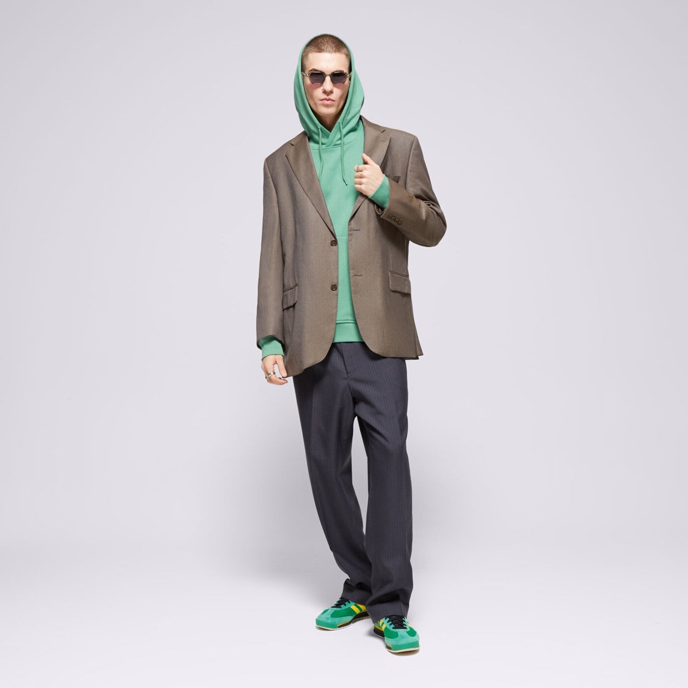 Bluza męska ADIDAS BLUZA Z KAPTUREM ESS HD ix7671 kolor zielony