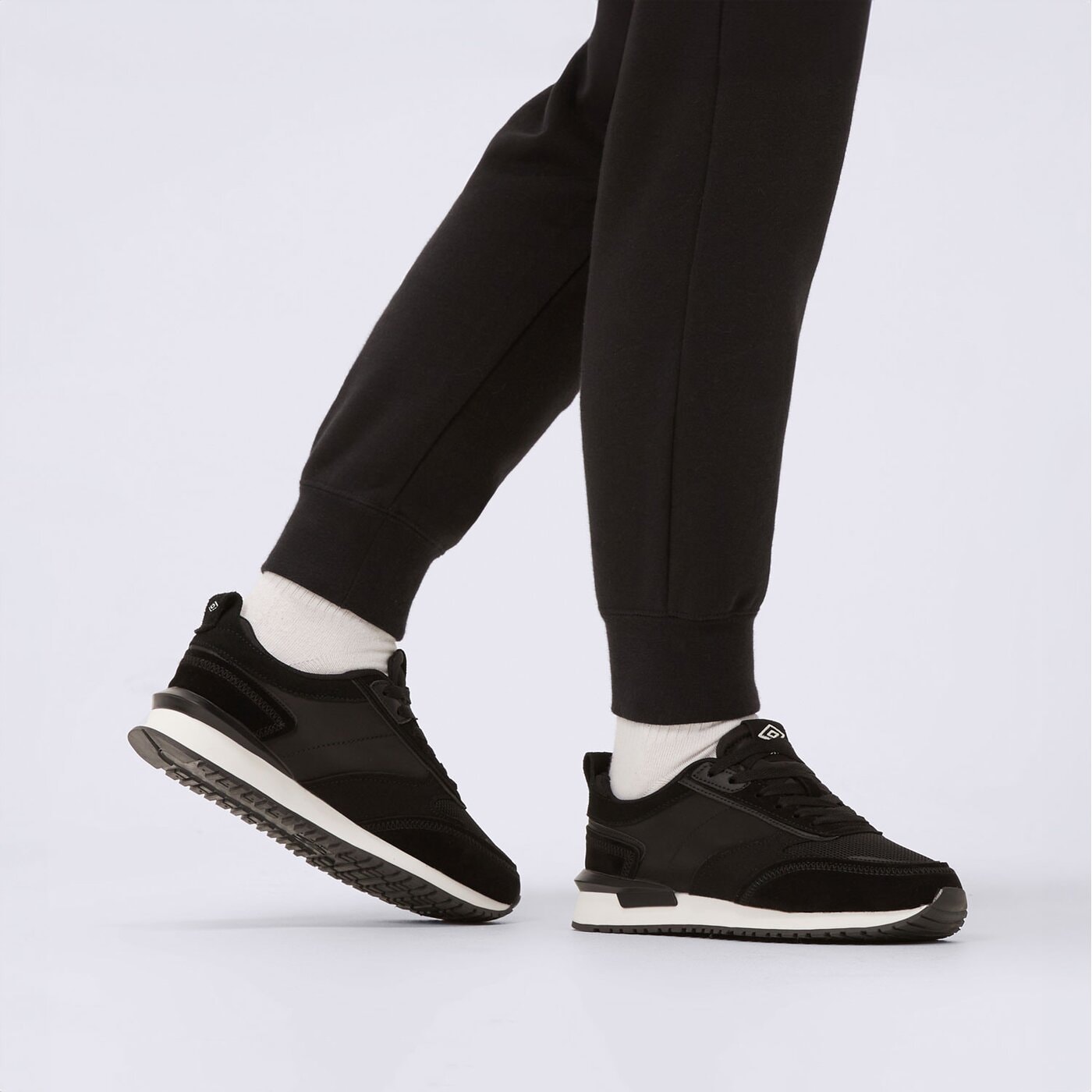 Buty sportowe damskie UMBRO STELLA umwl224003 kolor czarny