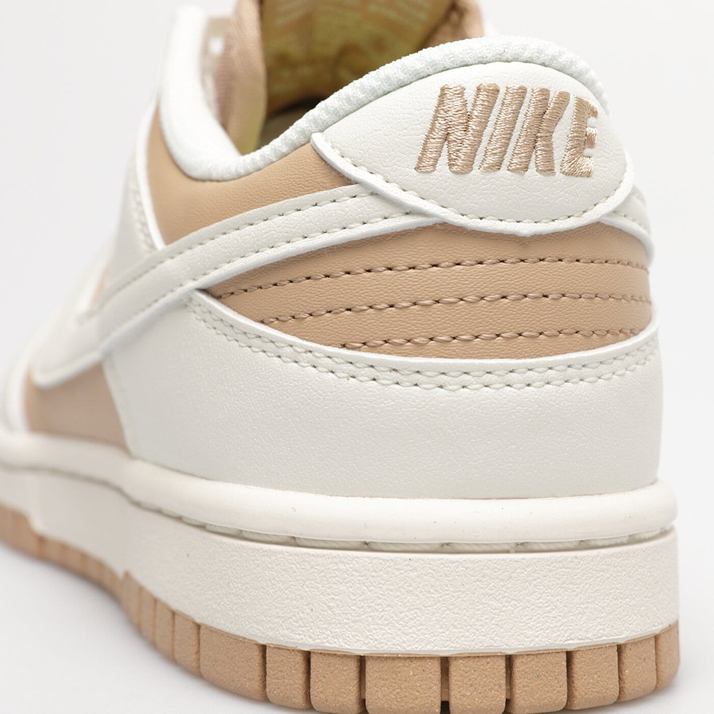 Buty sportowe damskie NIKE DUNK LOW NEXT NATURE  dd1873-200 kolor beżowy