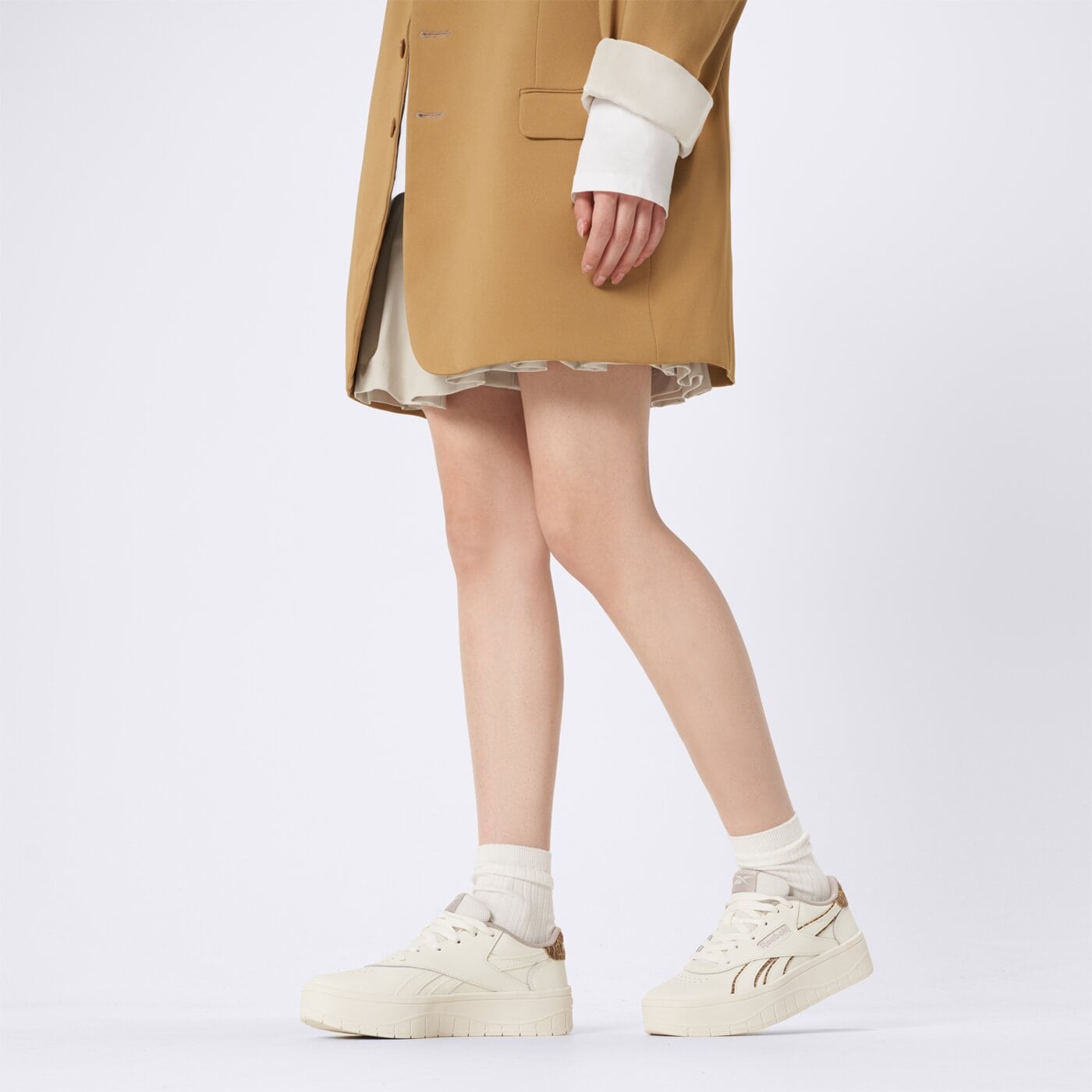 Buty sportowe damskie REEBOK COURT ADVANCE SURGE 100239214 kolor biały