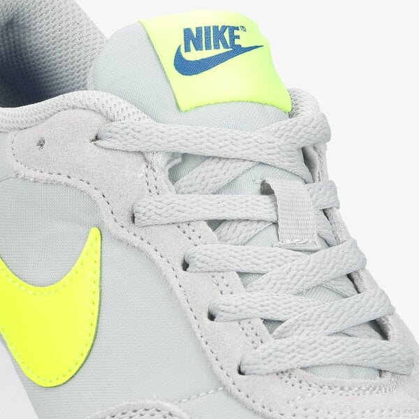 Buty dziecięce NIKE MD VALIANT cn8558-015 kolor szary