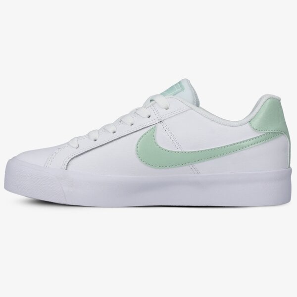 Buty sportowe damskie NIKE COURT ROYALE AC ao2810-111 kolor biały