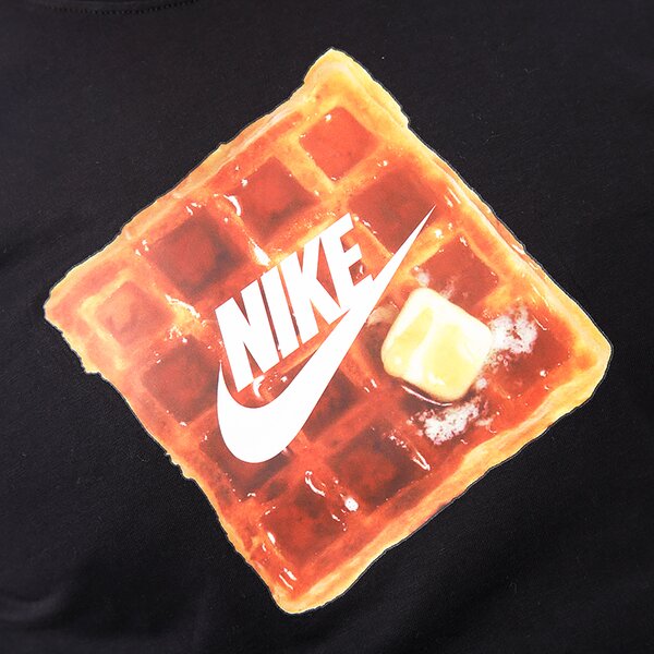 Koszulka męska NIKE T-SHIRT TEE-WAFFLE HOT BOX 589837010 kolor czarny
