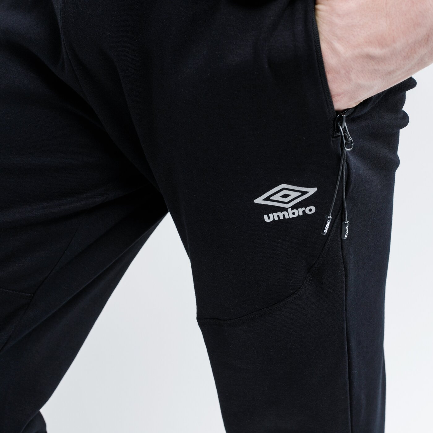 Spodnie dresowe męskie UMBRO SPODNIE RADIGO ul120spm19001 kolor czarny