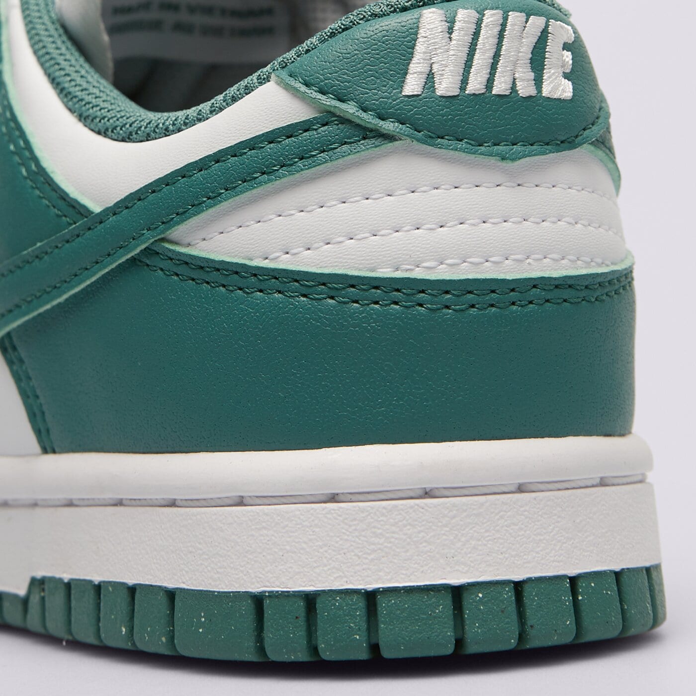 Buty sportowe damskie NIKE DUNK LOW dd1873-107 kolor biały