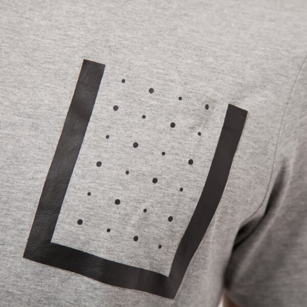 Koszulka męska NIKE T-SHIRT POCKET TOP TP 641722063 kolor szary