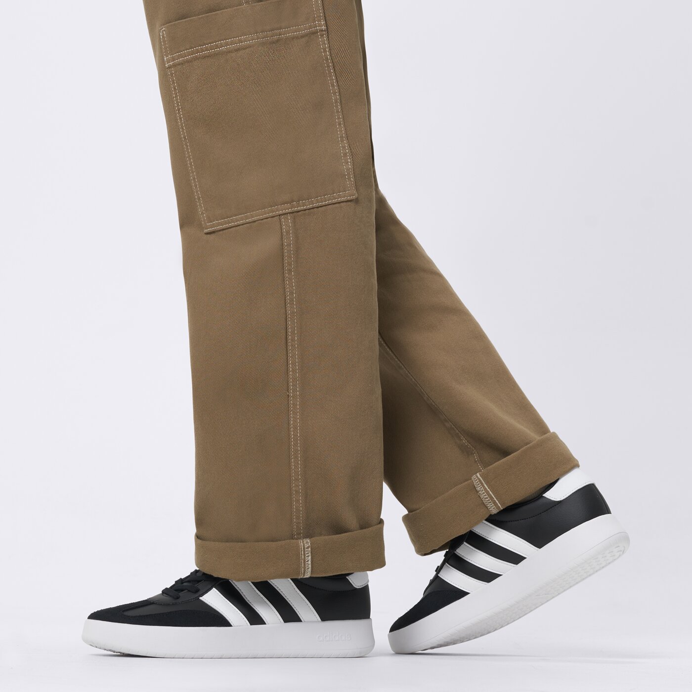 Buty sportowe męskie ADIDAS BARREDA ji2307 kolor czarny