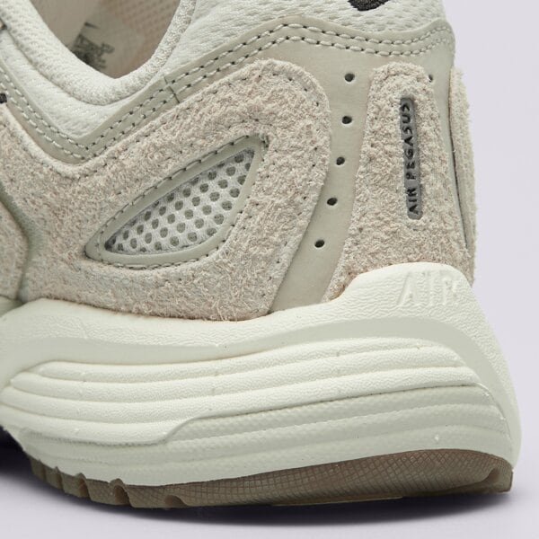 Buty sportowe damskie NIKE W AIR PEGASUS 2005 SDE  hj5271-002 kolor beżowy