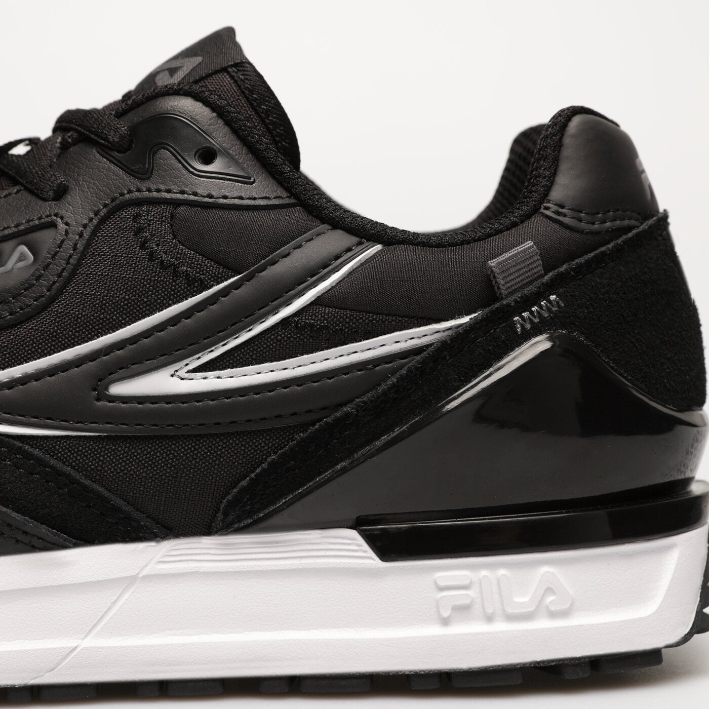 Buty sportowe męskie FILA VALADO 2 1rm02108003 kolor czarny