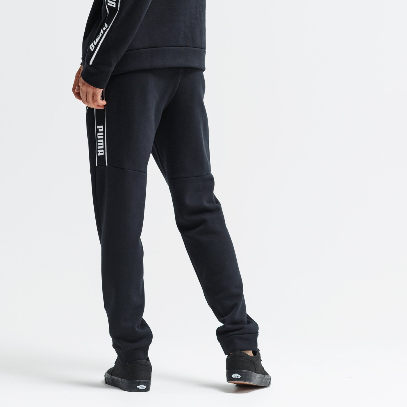 Spodnie dresowe męskie PUMA SPODNIE AMPLIFIED FL 58043601 kolor czarny