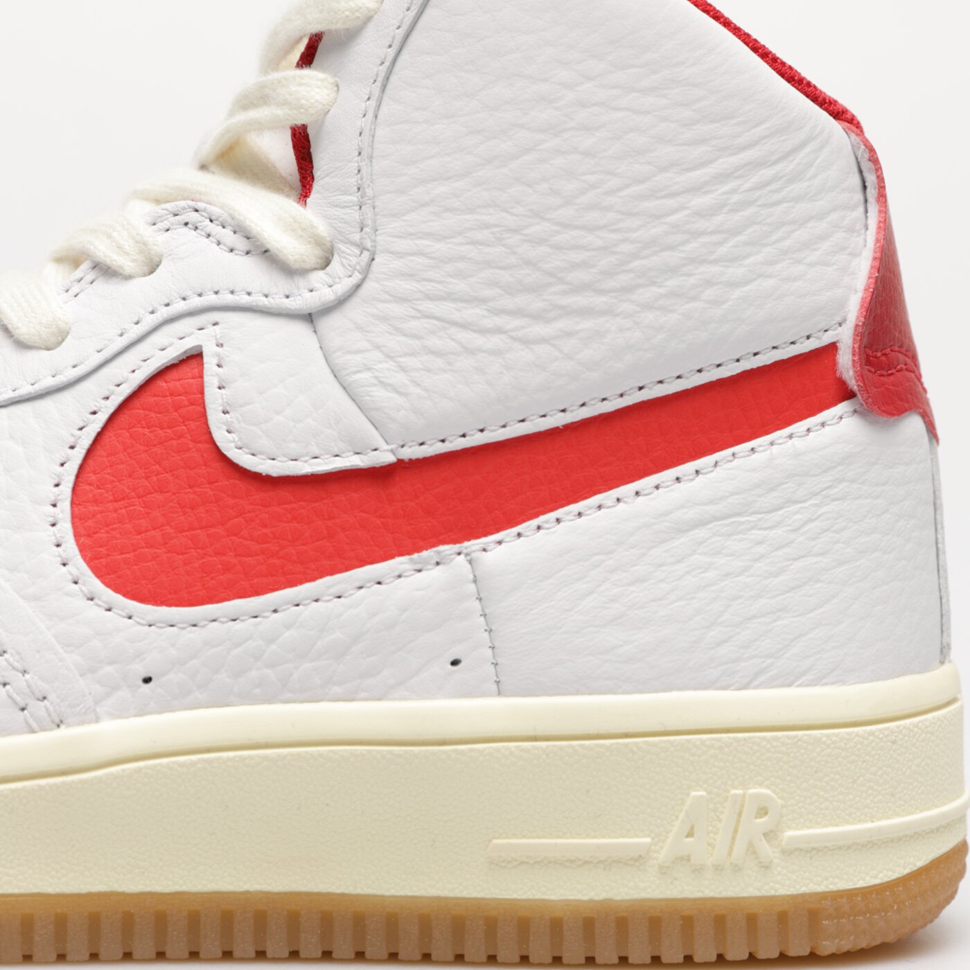 Buty sportowe damskie NIKE WMNS AF1 SCULPT  fn3500-100 kolor biały