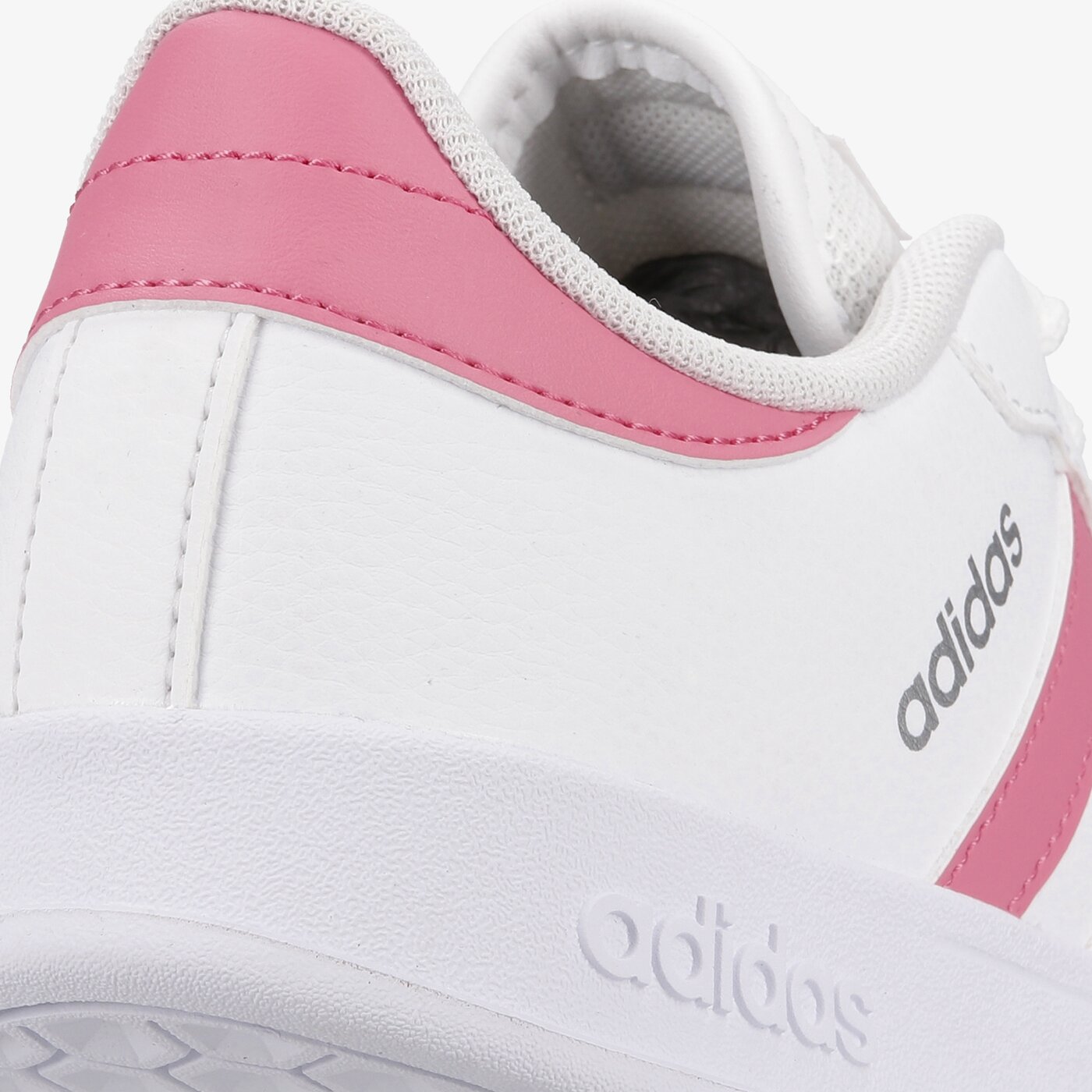 Buty sportowe damskie ADIDAS BREAKNET gz8082 kolor biały