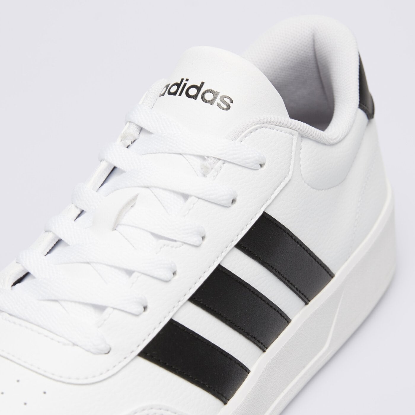 Buty sportowe męskie ADIDAS BREAKNET 3.0 jr3547 kolor biały