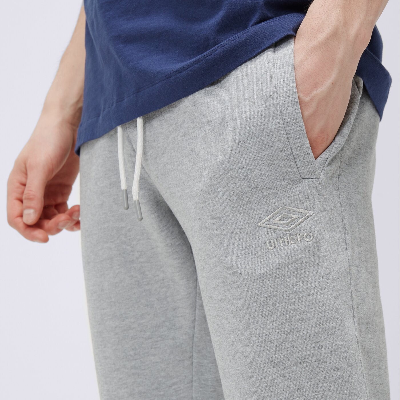 Spodnie dresowe męskie UMBRO SPODNIE GWILLYN II ul124spm90001 kolor szary