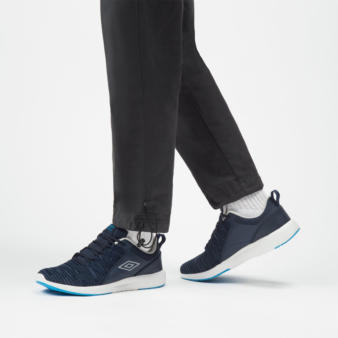 Buty treningowe męskie UMBRO MAXTON umml122024 kolor granatowy